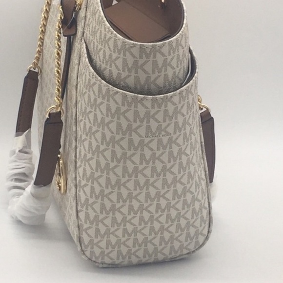 MICHAEL KORS LG CHAIN SHOULDER TOTE VANILLA - Picture 3 of 16